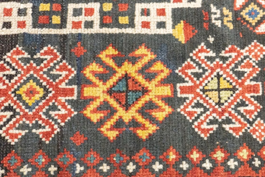 Late 18th Century Antique Caucasian Kuba Rug 4'9'' x 10' - 4