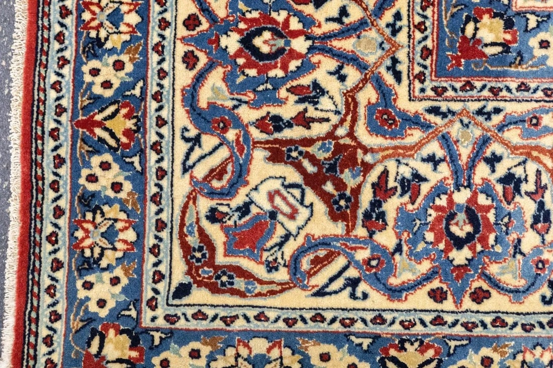 1970s Vintage Persian Nain Rug 5'5'' x 8'5'' - 4