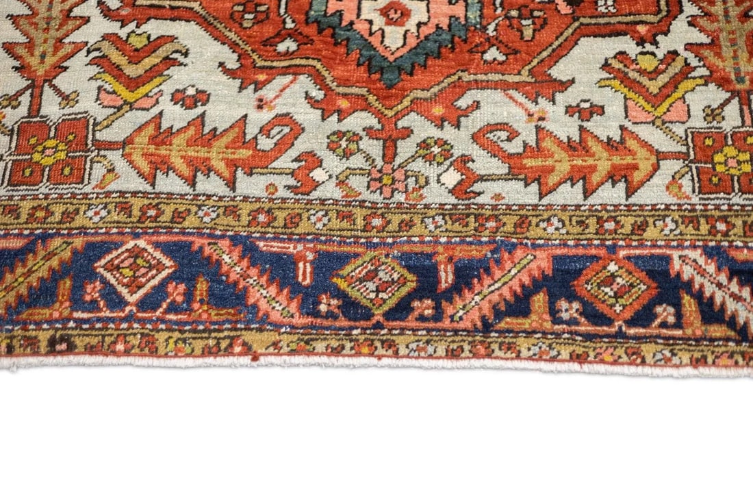 Late 18th Century Antique Persian Serapi Rug 5'1'' x 6'11'' - 8