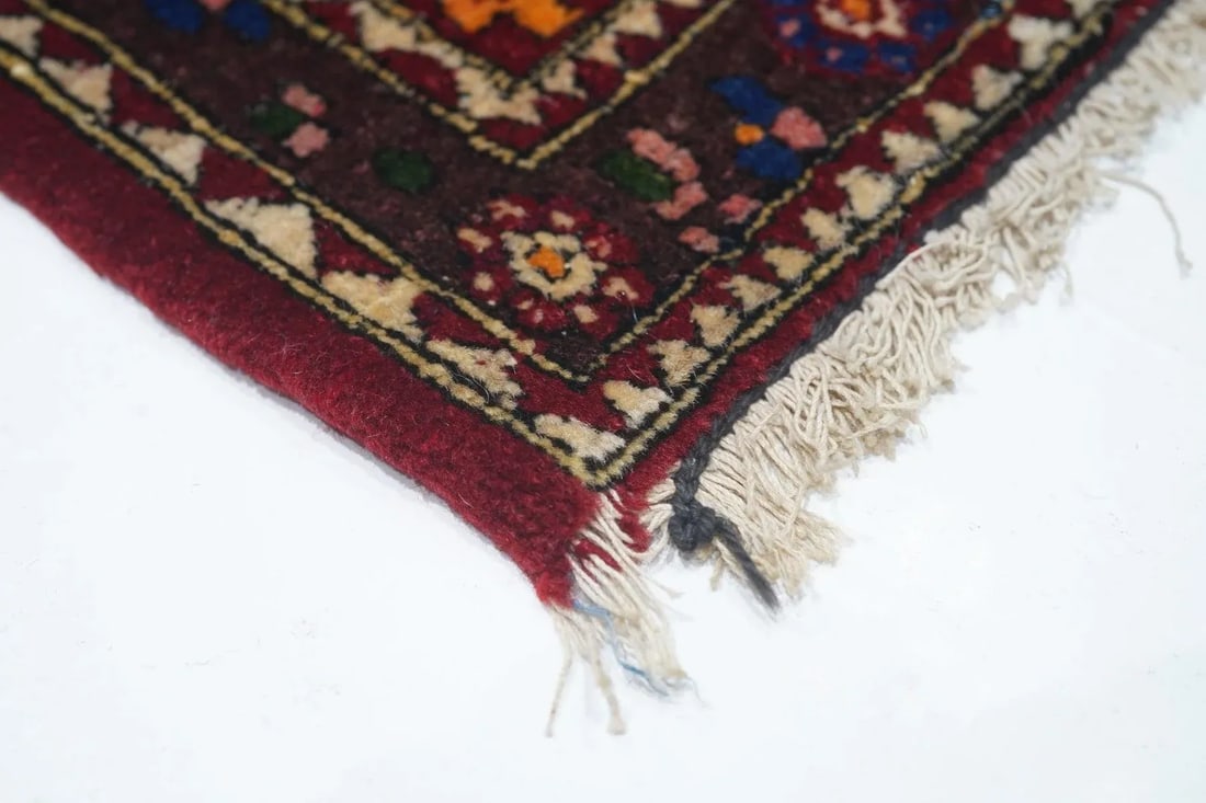 Vintage Isfahan Rug 4'9'' X 6'10'' - 6