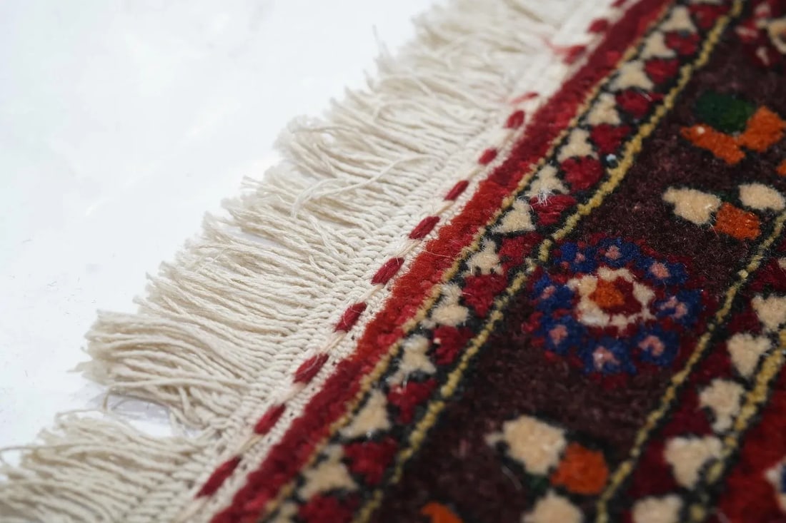 Vintage Isfahan Rug 4'9'' X 6'10'' - 7