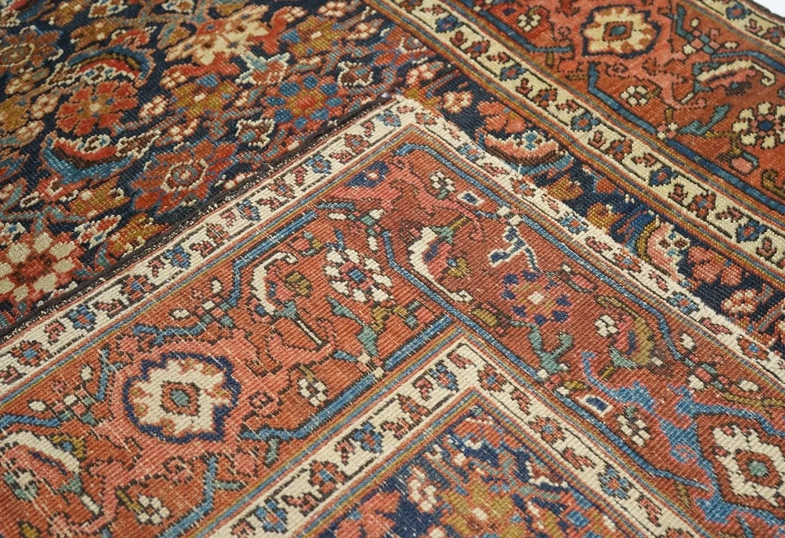 Antique Heriz Serapi Rug 4'9'' x 6'0'' - 2
