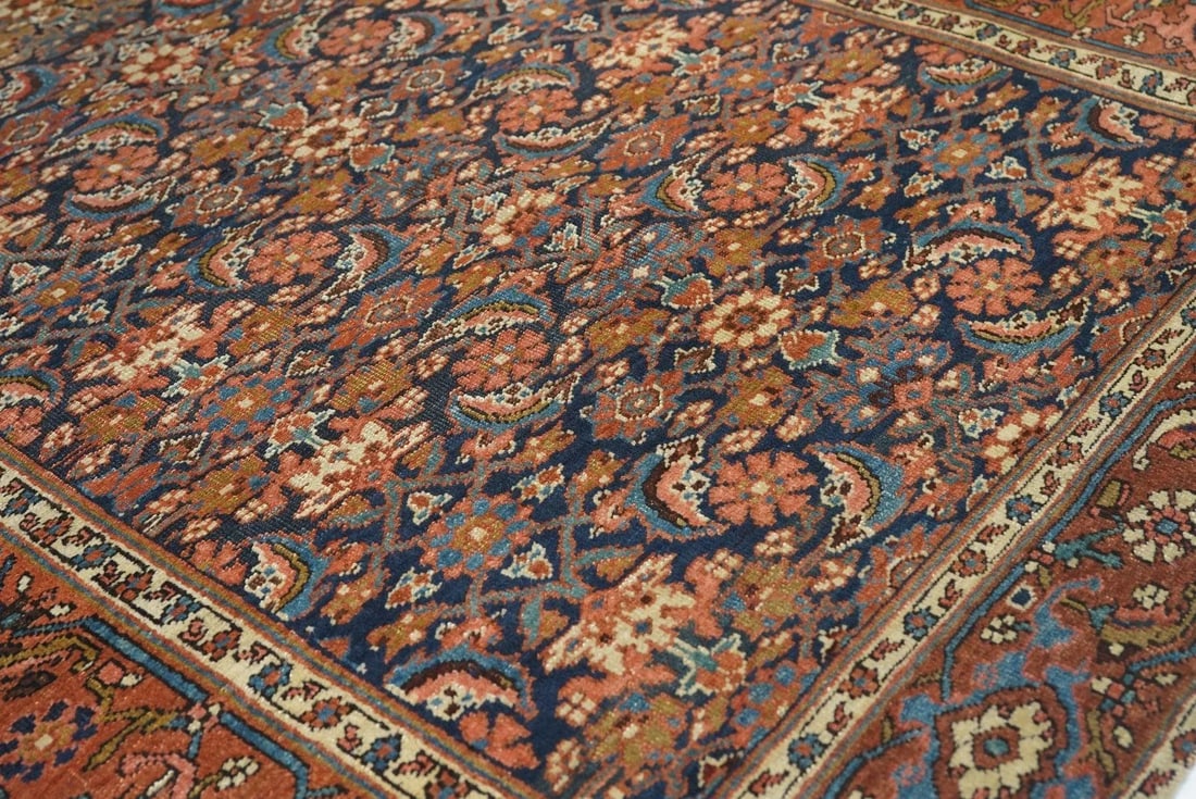 Antique Heriz Serapi Rug 4'9'' x 6'0'' - 8