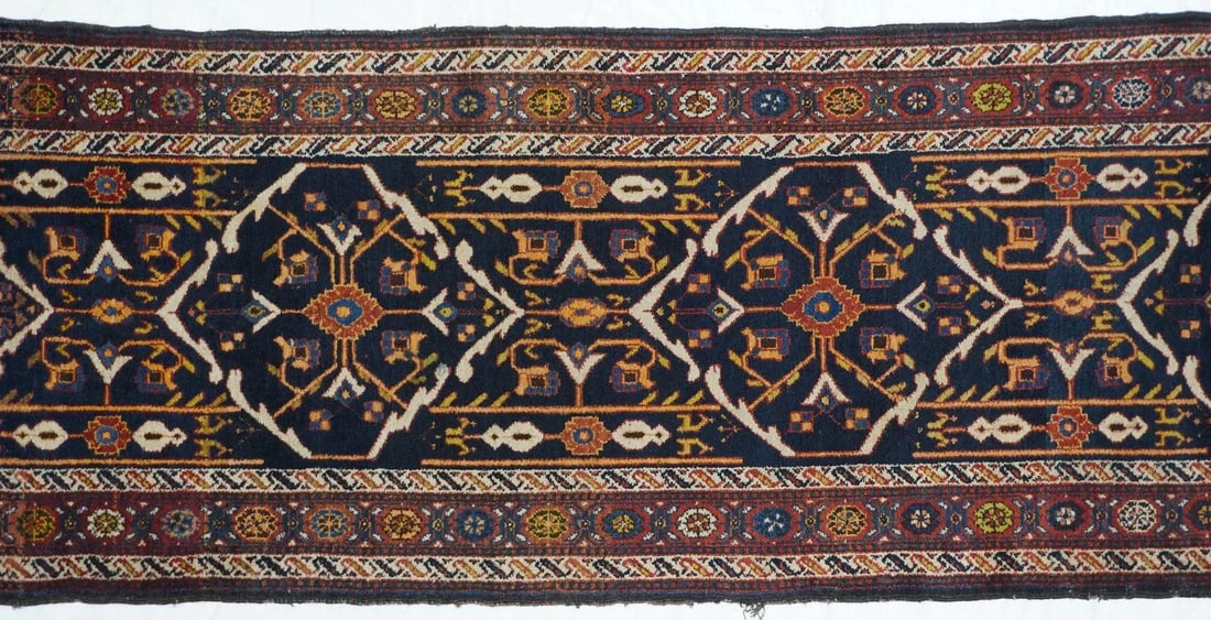 Late 18th Century Antique Bakhtiari Rug 3'0'' x 9'0'' - 4