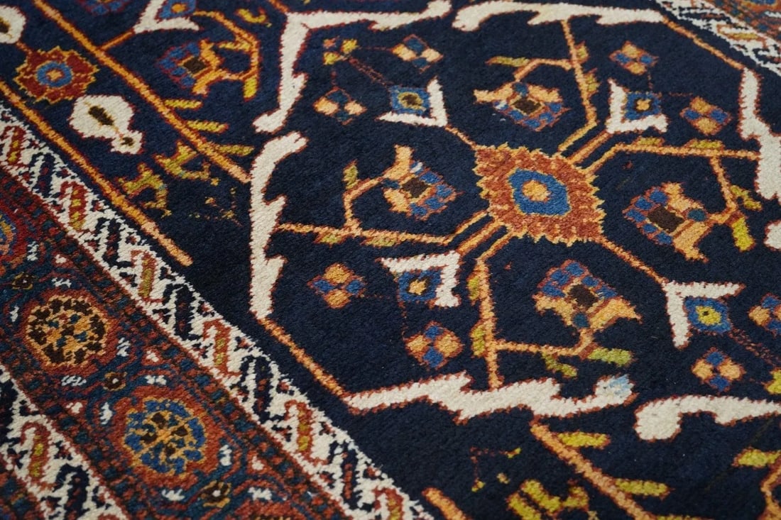 Late 18th Century Antique Bakhtiari Rug 3'0'' x 9'0'' - 6