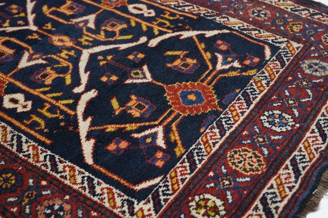 Late 18th Century Antique Bakhtiari Rug 3'0'' x 9'0'' - 7
