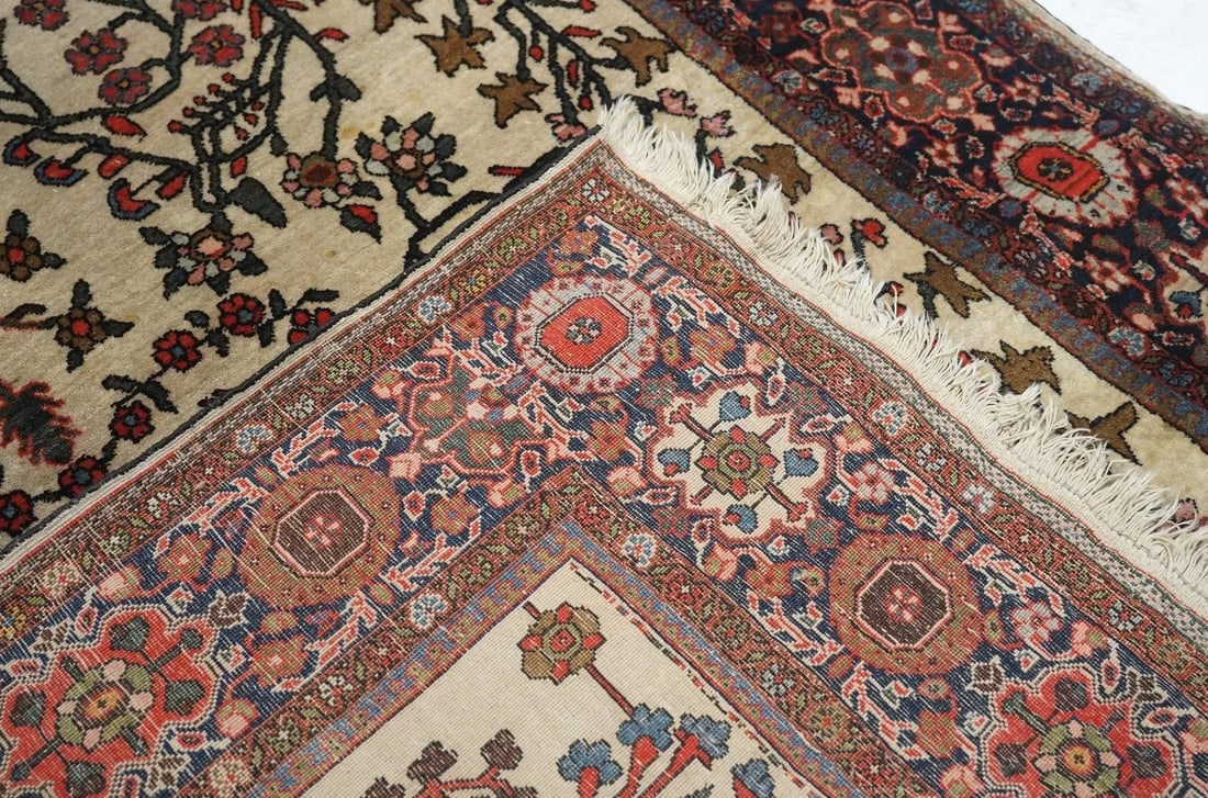 Late 18th Century Antique Sarouk Rug 4'3'' x 6'5'' - 2