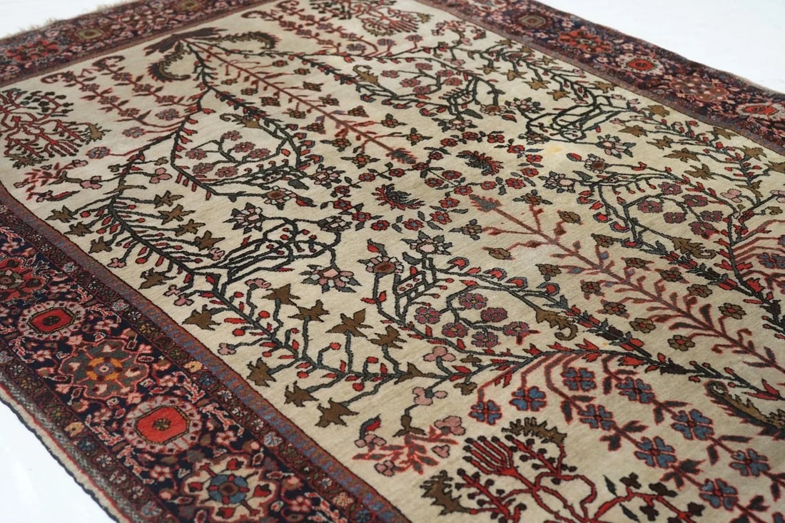 Late 18th Century Antique Sarouk Rug 4'3'' x 6'5'' - 8