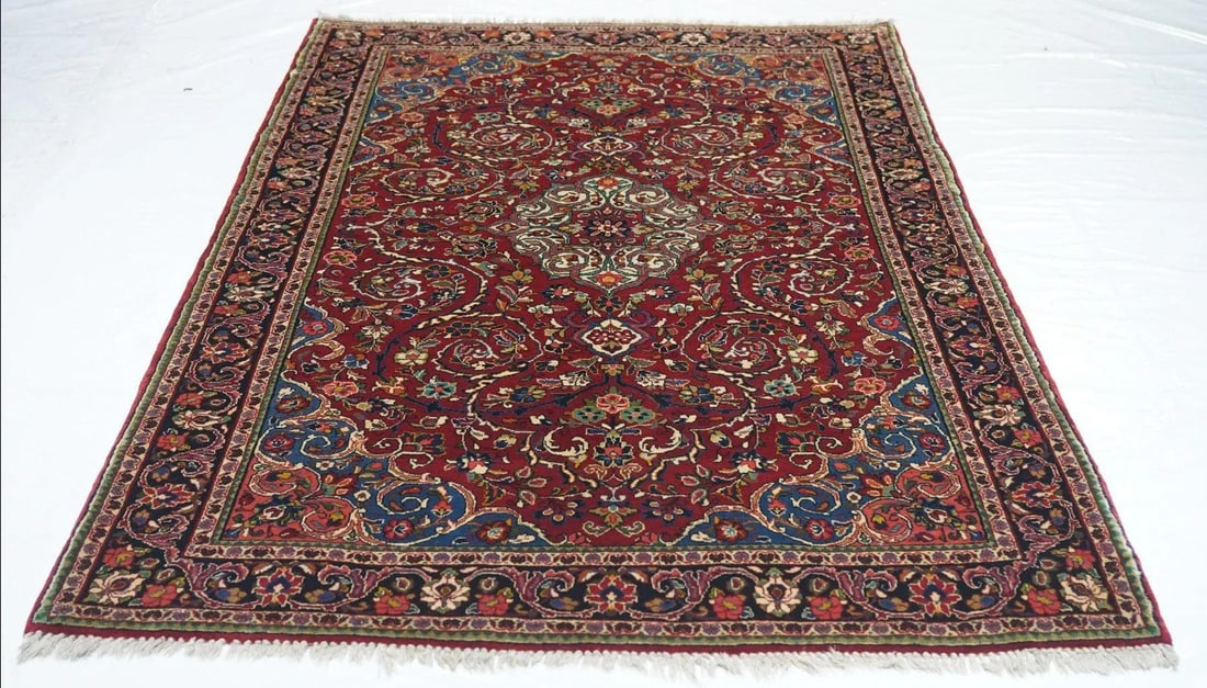 1940s Vintage Sarouk Rug 4'2'' x 6'6'' - 9