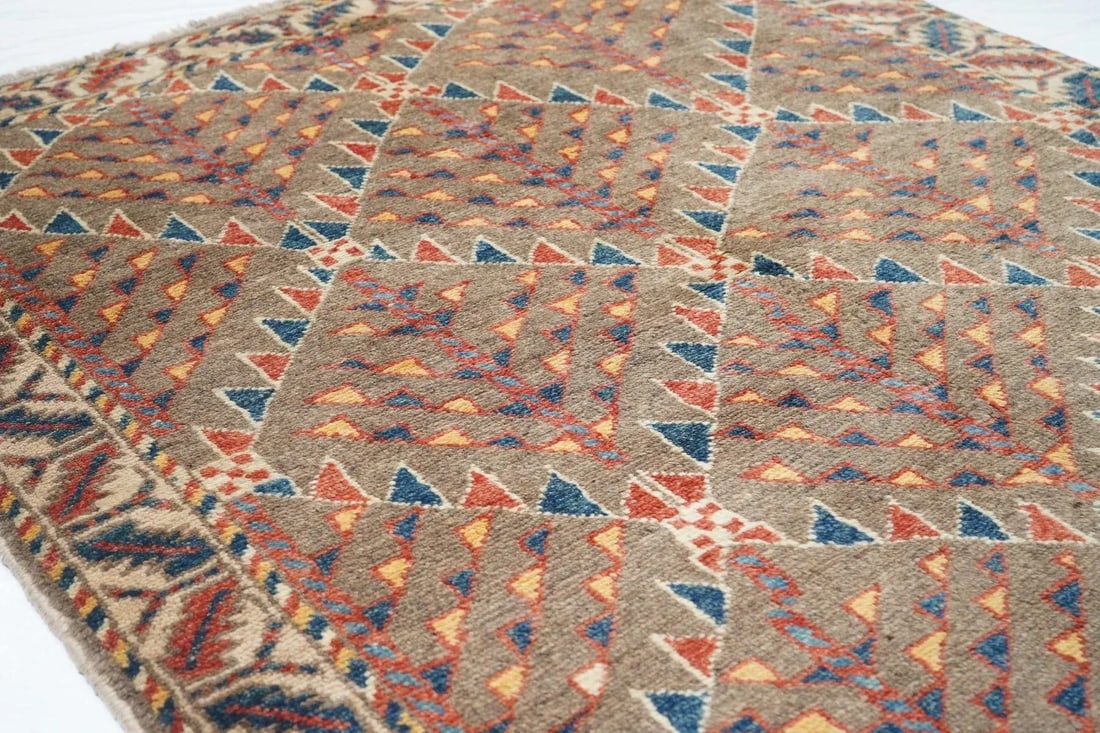 Vintage Veramin Rug 5'0'' X 6'5'' - 7