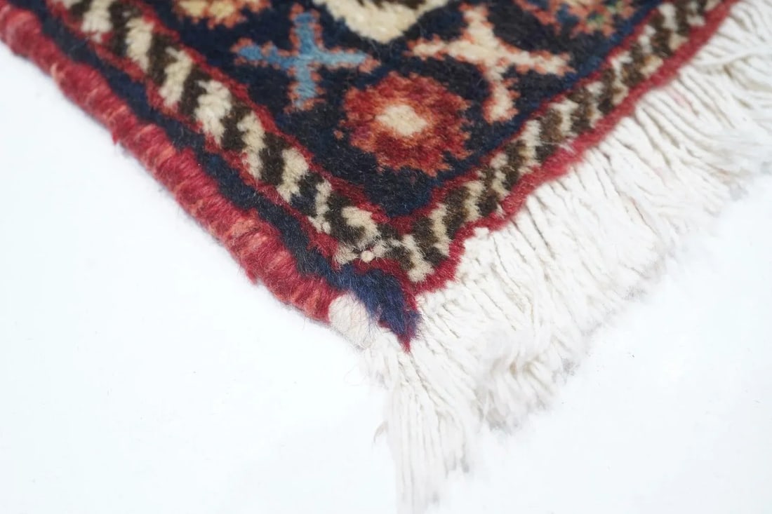 1970s Vintage Qashqai Rug 4'10'' x 7'5'' - 3