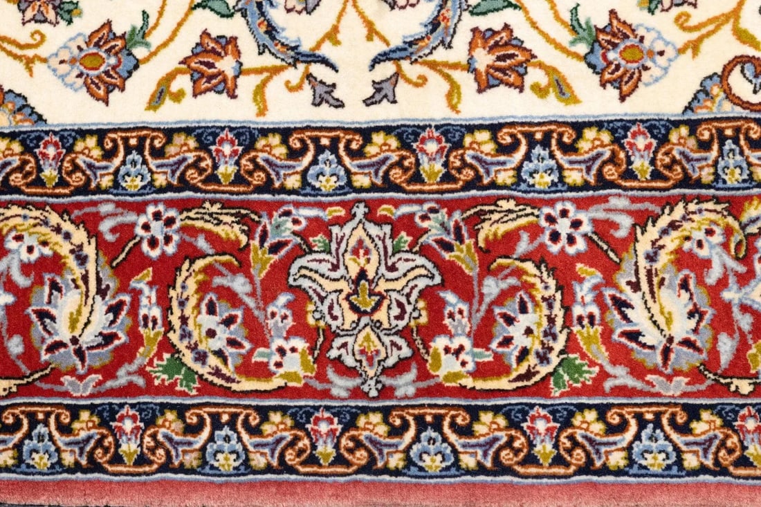 Extremely Fine Persian Isfahan Wool & Silk Rug 3'8'' X 5'3'' - 8