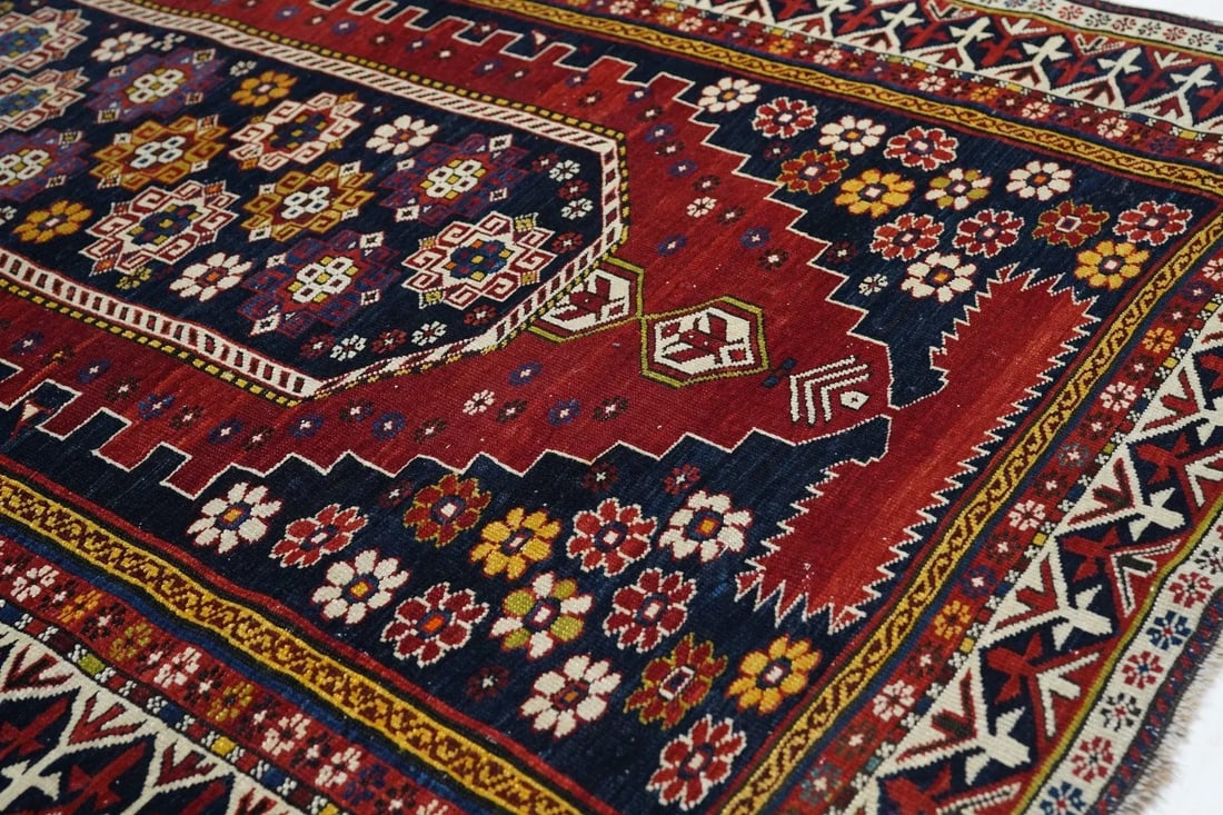 Late 18th Century Antique Shirvan Rug 4'0'' x 6'9'' - 5