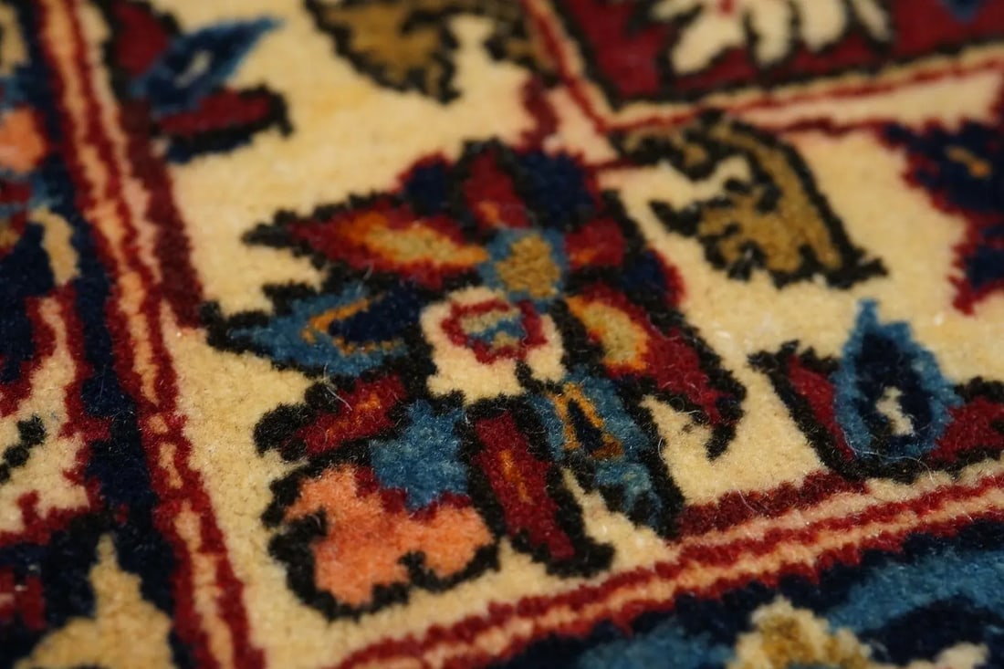 Fine Antique Persian Isfahan Rug 6'10'' X 11'0'' - 10