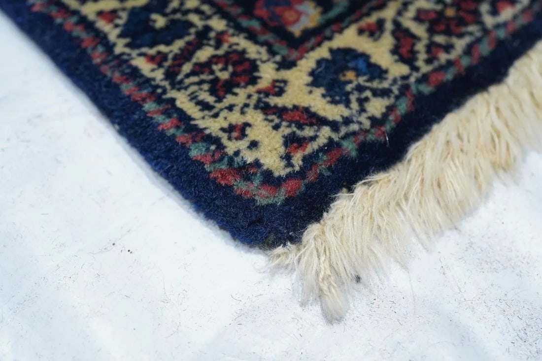 Antique Sarouk Rug 4'6'' x 6'6'' - 4
