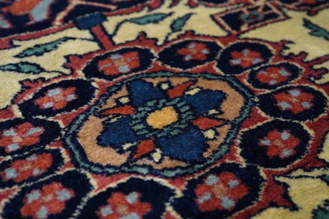 Antique Sarouk Rug 4'6'' x 6'6'' - 6