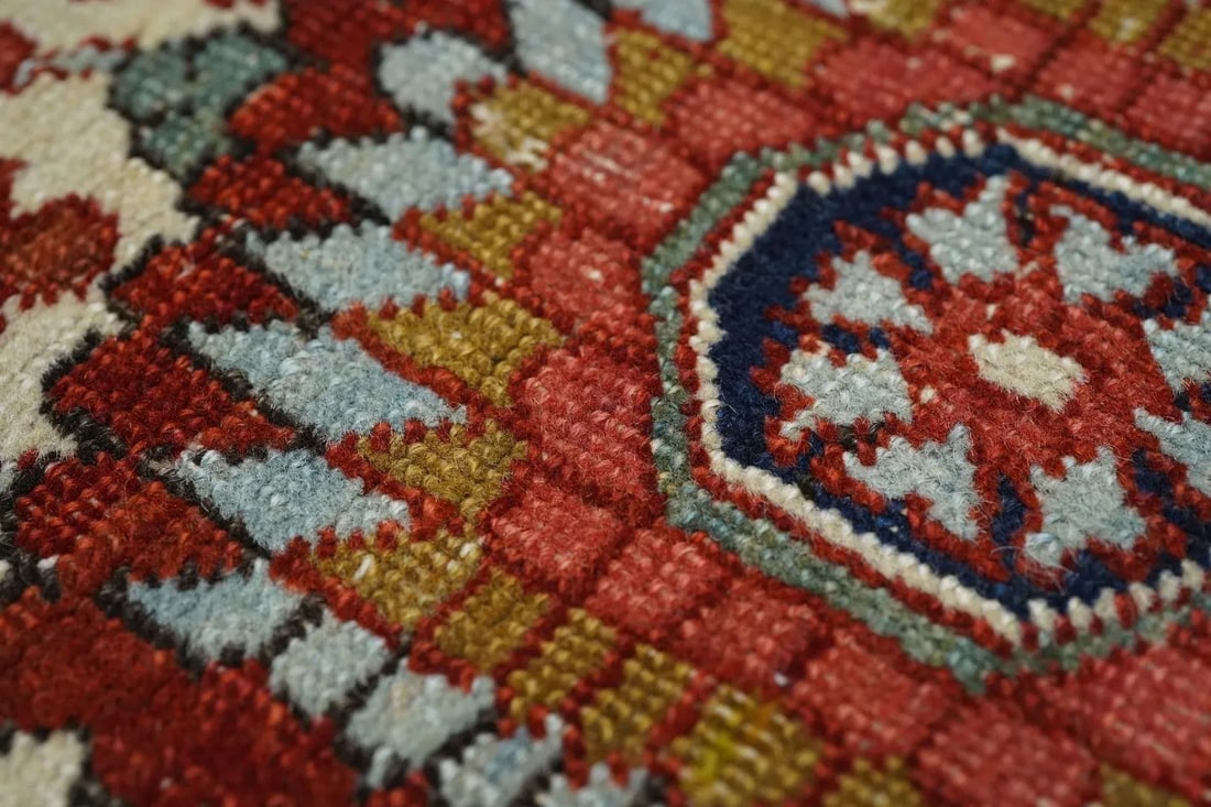 Antique Red Heriz Serapi Rug 4'10'' x 6'9'' - 2