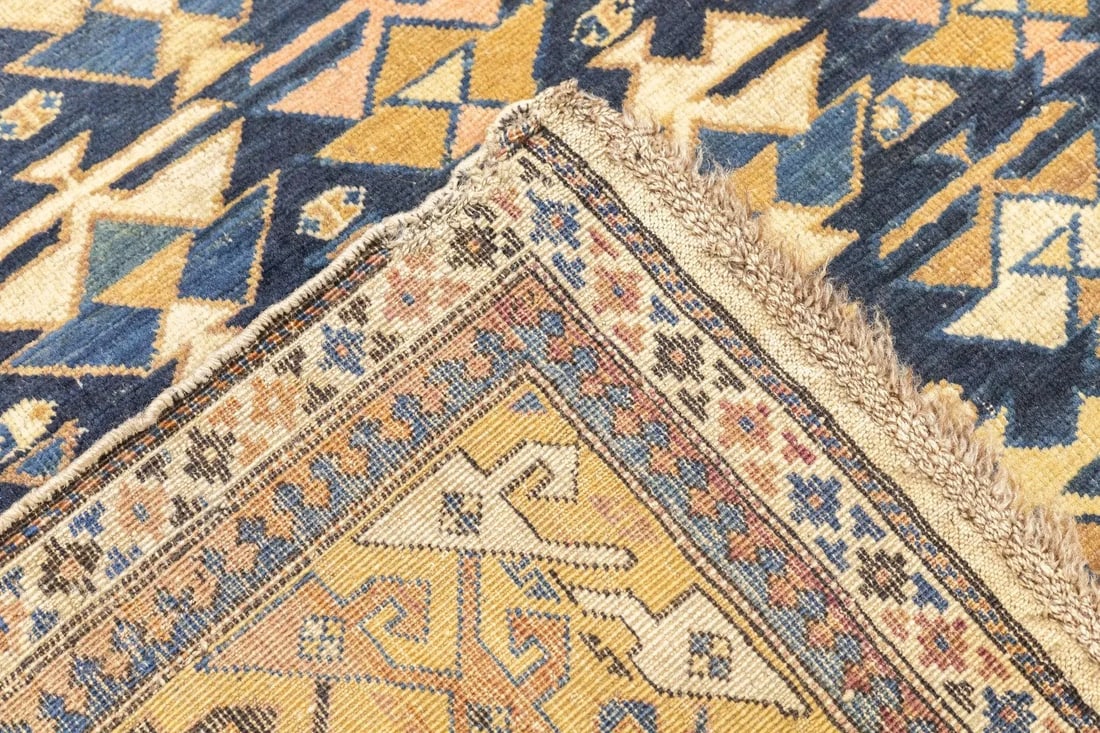 Late 18th Century Antique Caucasian Kuba Shirvan Rug 4'5'' x 5'1' - 3
