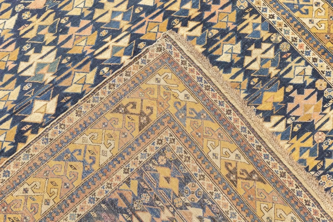 Late 18th Century Antique Caucasian Kuba Shirvan Rug 4'5'' x 5'1' - 4