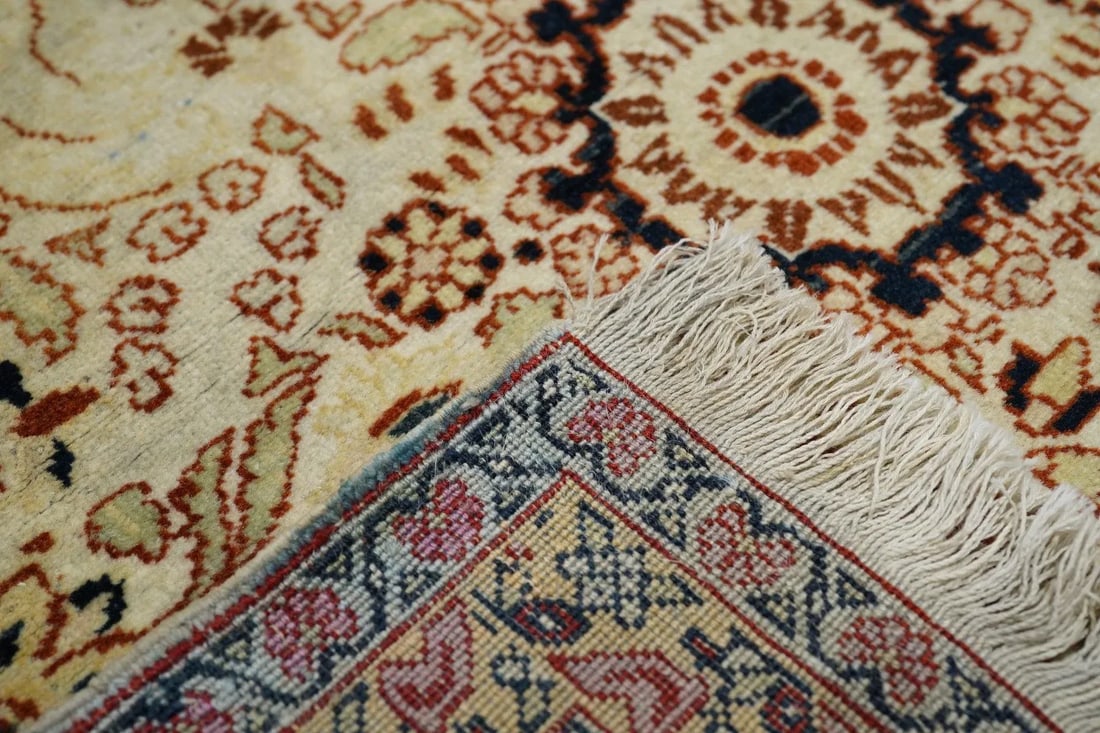 Late 18th Century Antique Haji Jalili Rug 4'3'' x 5'3'' - 2