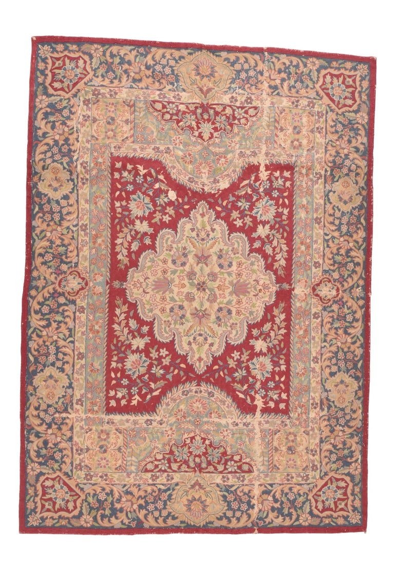 Fine Vintage Hook Europian Rug, Hand Knotted, Circa 1950, Size 4'8"x6'6": Fine Vintage Hook Europian Rug, Hand Knotted, Circa 1950 Design: Center Medalion Few techniques allow for the creation of such detailed patterns as the rug hooking. Combining features of art and craft