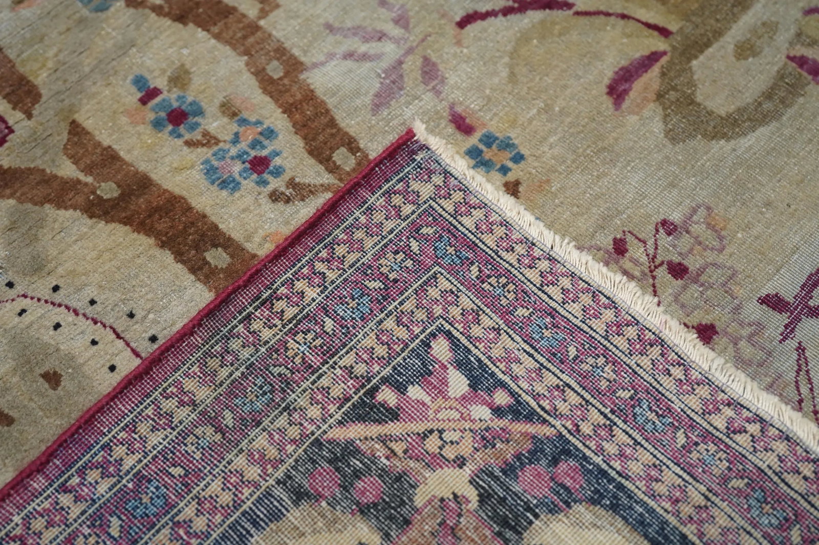 18th Century Antique Persian Isfahan Rug-4"²3"³ × 6"²10"³ - 12