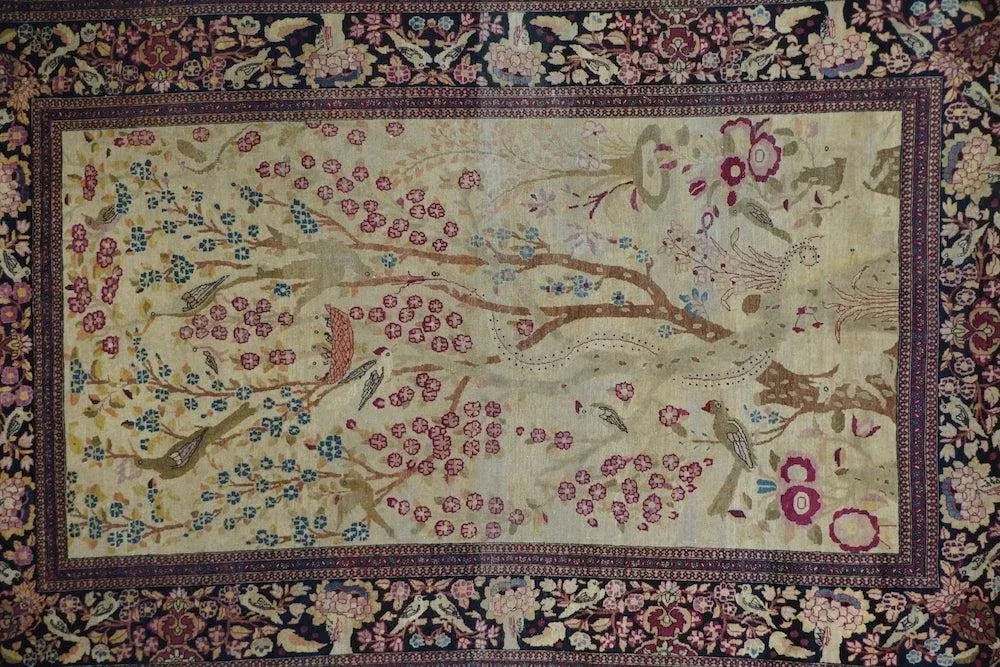 18th Century Antique Persian Isfahan Rug-4"²3"³ × 6"²10"³ - 4