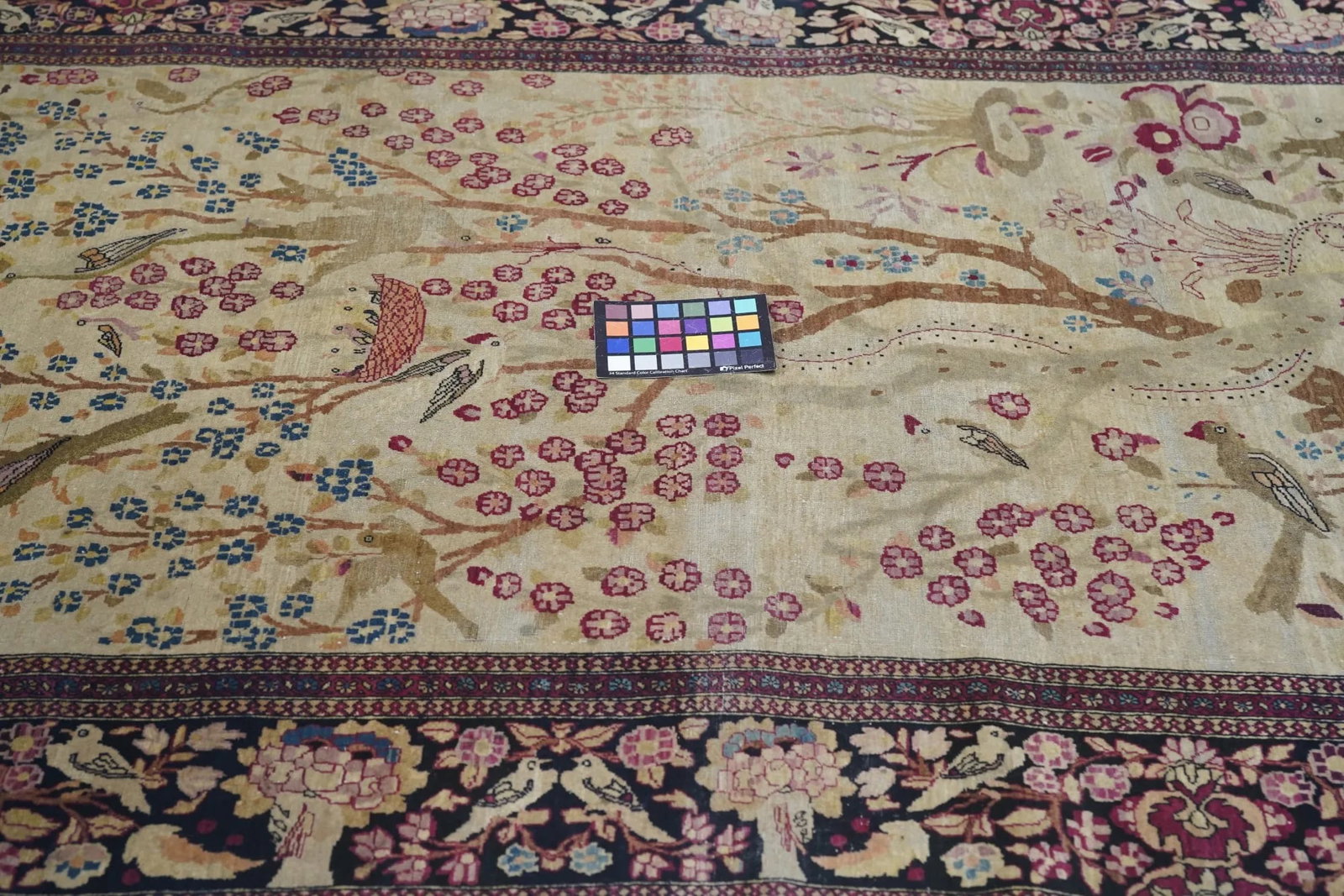 18th Century Antique Persian Isfahan Rug-4"²3"³ × 6"²10"³ - 6