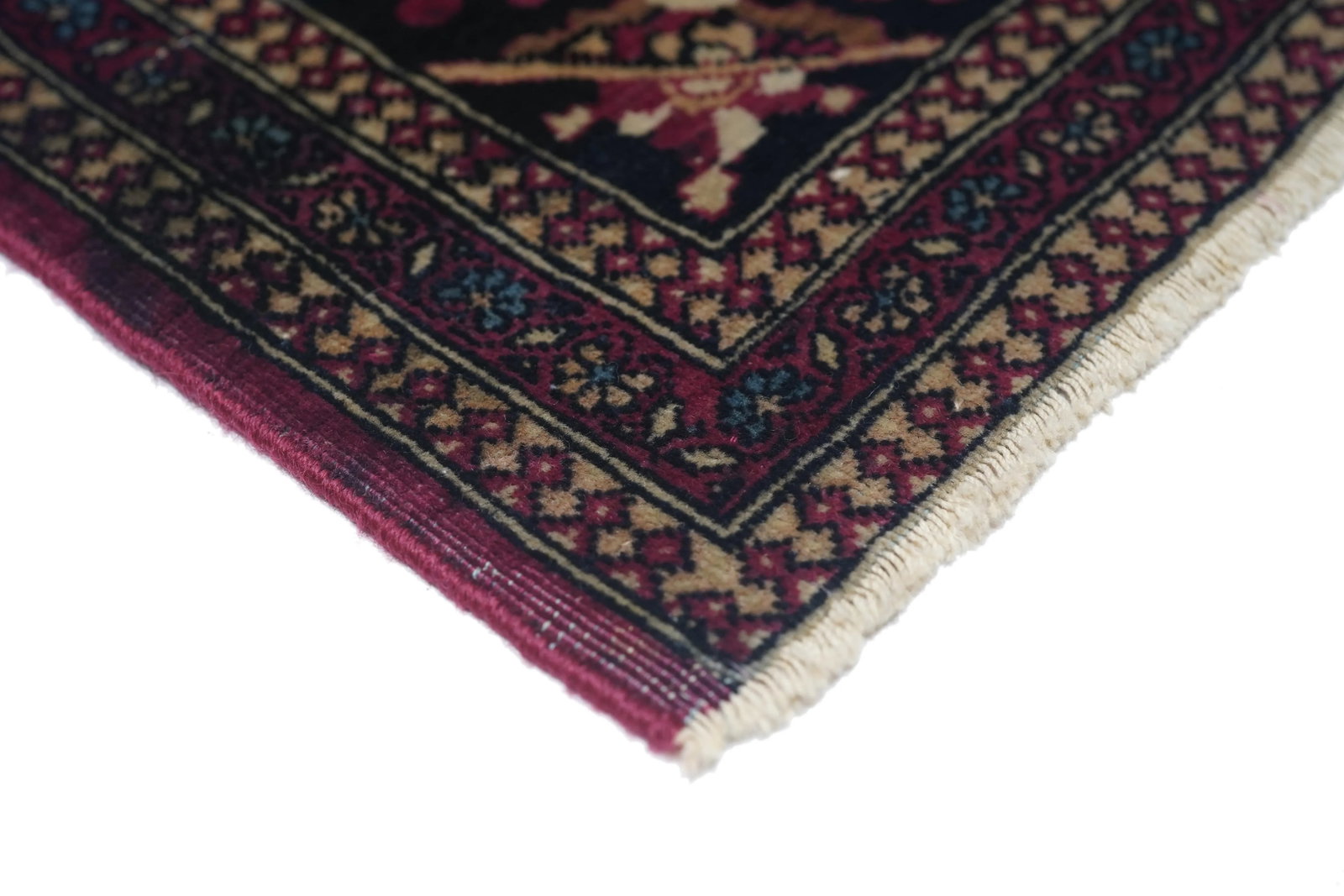 18th Century Antique Persian Isfahan Rug-4"²3"³ × 6"²10"³ - 7