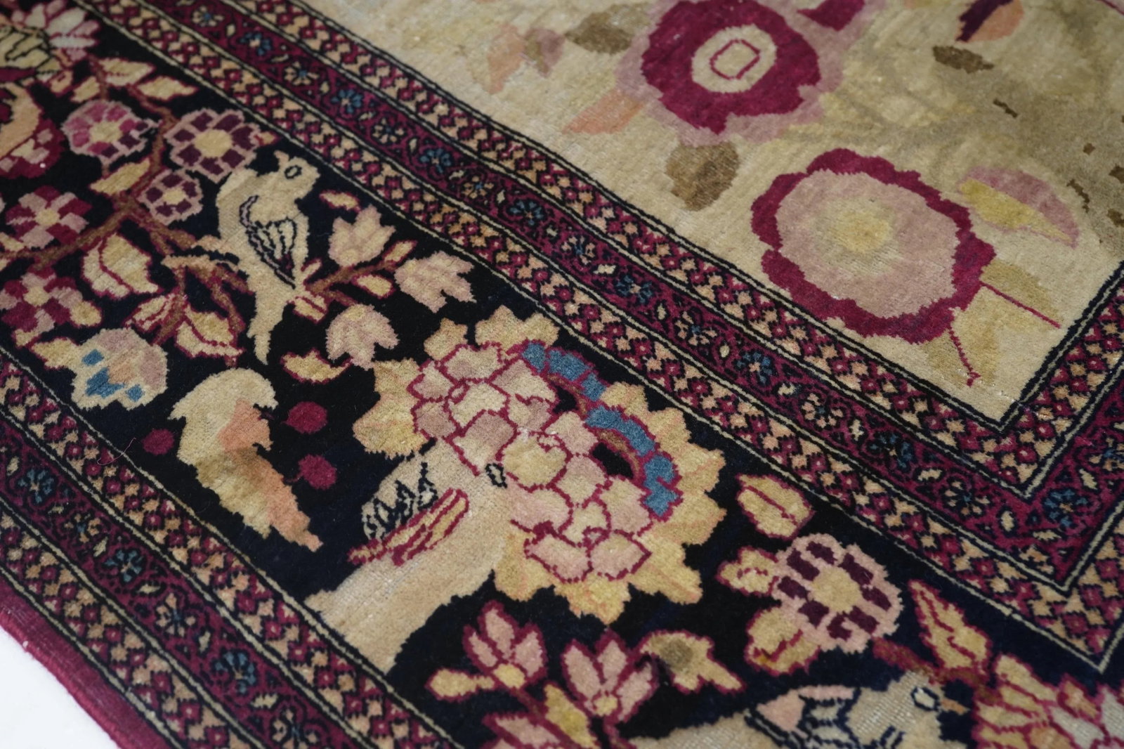 18th Century Antique Persian Isfahan Rug-4"²3"³ × 6"²10"³ - 9