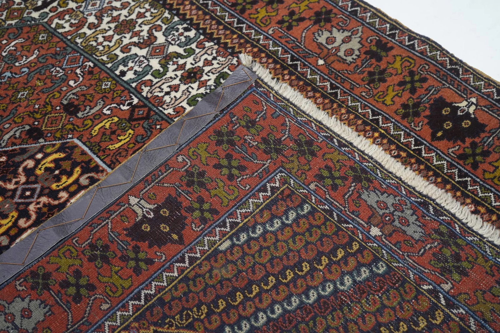 1970s Ghashgaie Persian Rug-4"²3"³ × 6"² - 7