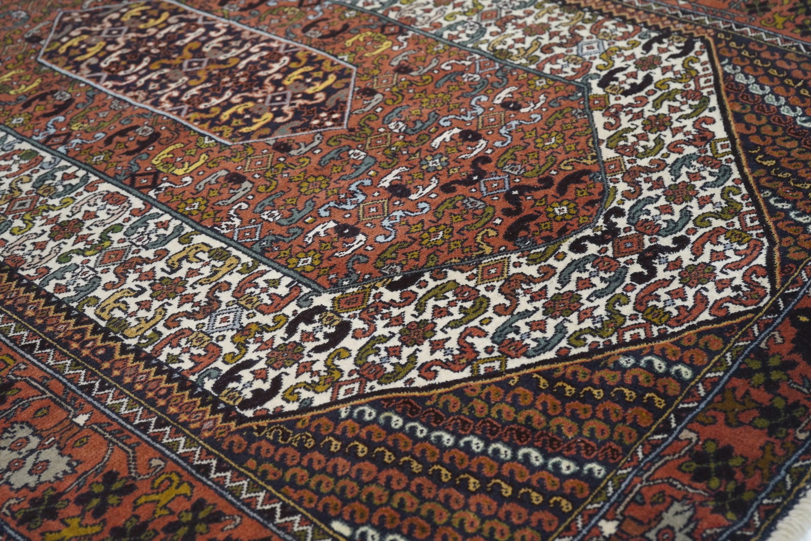 1970s Ghashgaie Persian Rug-4"²3"³ × 6"² - 8