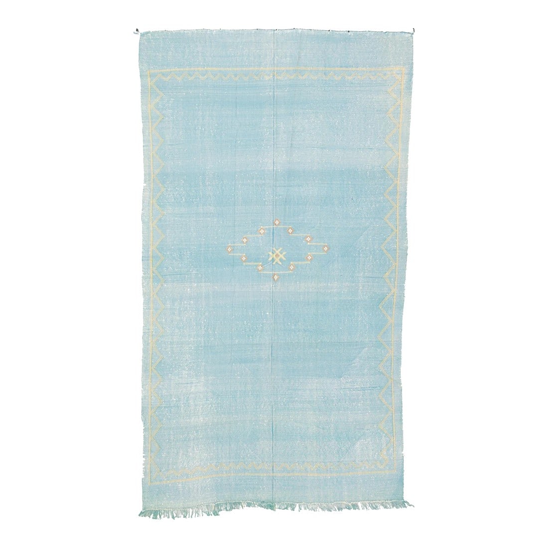 Fine Vintage European Flat Weave Rug 4'3" X 7'8": Fine Vintage European Flat Weave Rug 4'3" x 7'8". A generic, general term referring to French, English, Spanish, Austrian and other origins, from the 16th century onward, in styles that follow artisti