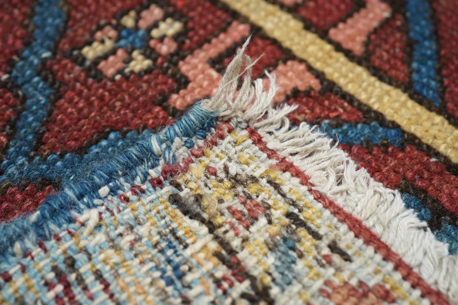 Antique Hand Made Heriz Persian Rug - 10
