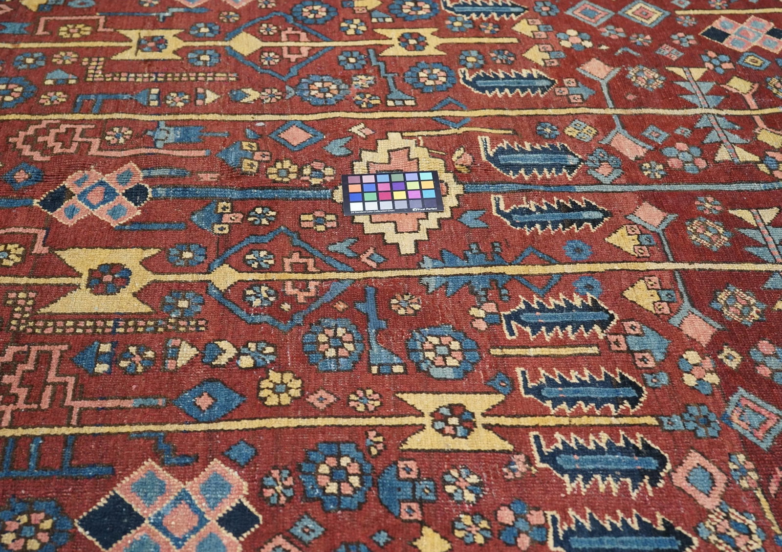 Antique Hand Made Heriz Persian Rug - 4