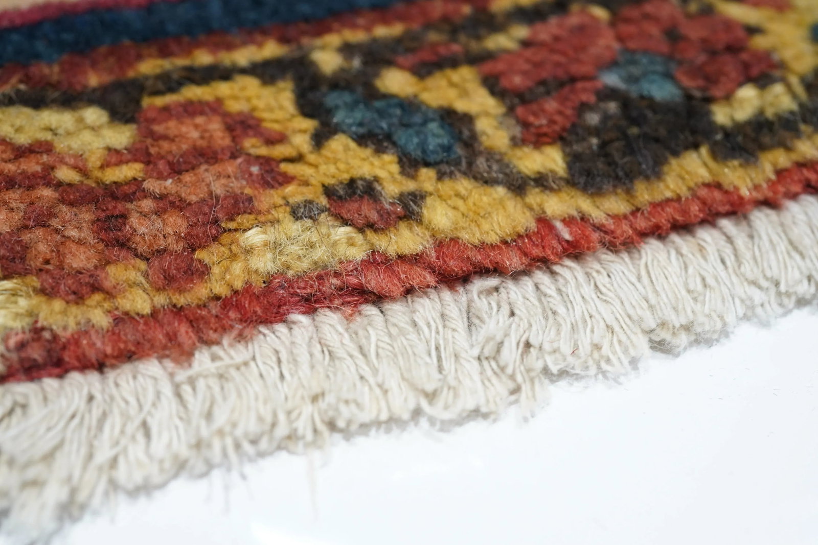 Antique Hand Made Heriz Persian Rug - 8