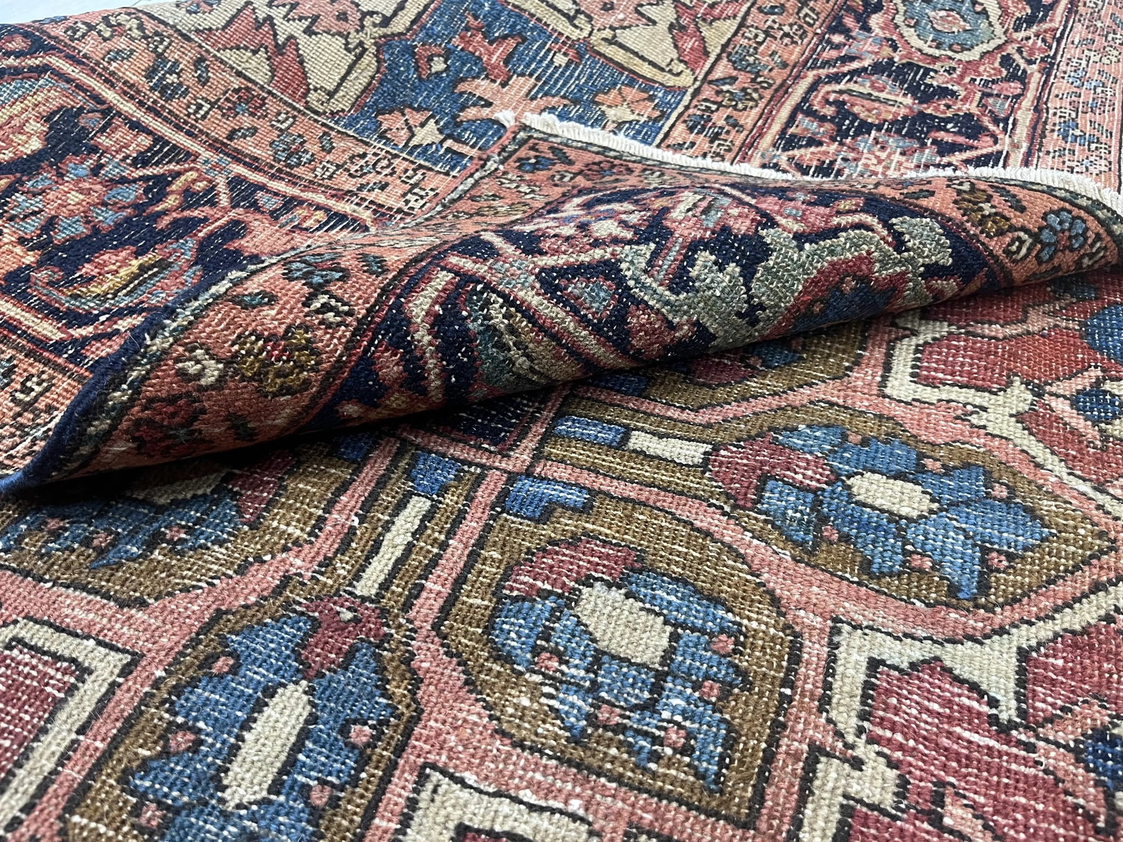 Fine Antique Persian Serapi Wool Rug 4'9" X 5'9" - 3