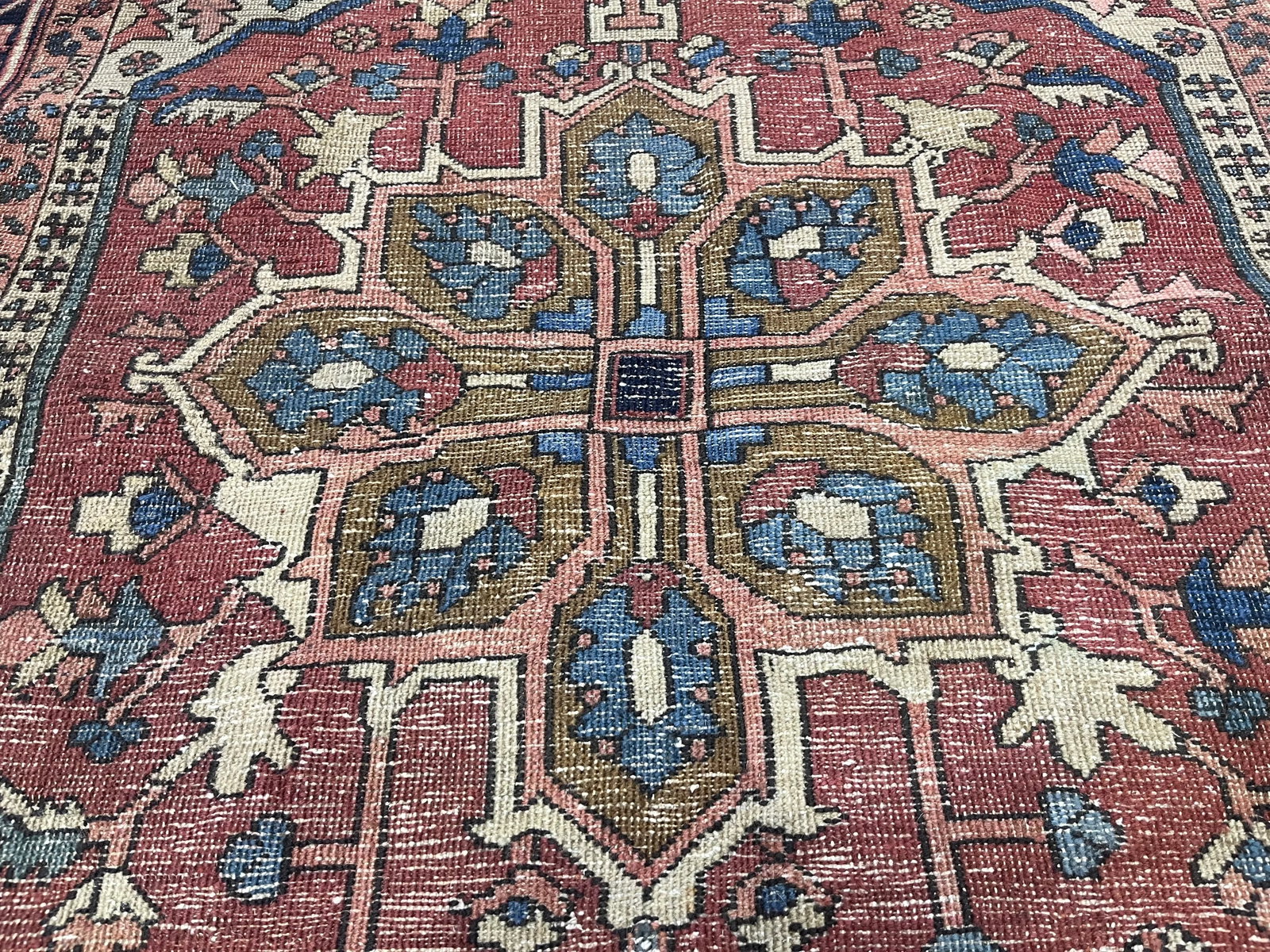 Fine Antique Persian Serapi Wool Rug 4'9" X 5'9" - 5