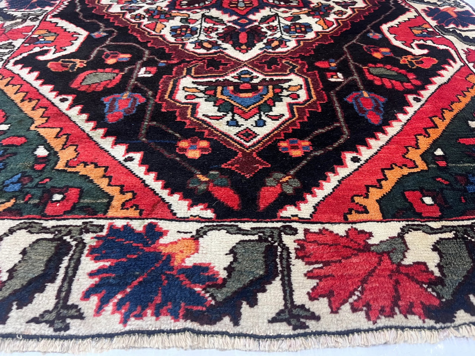 Fine Antique Persian Bakhtiari Rug 3'4" X 9'11" - 4