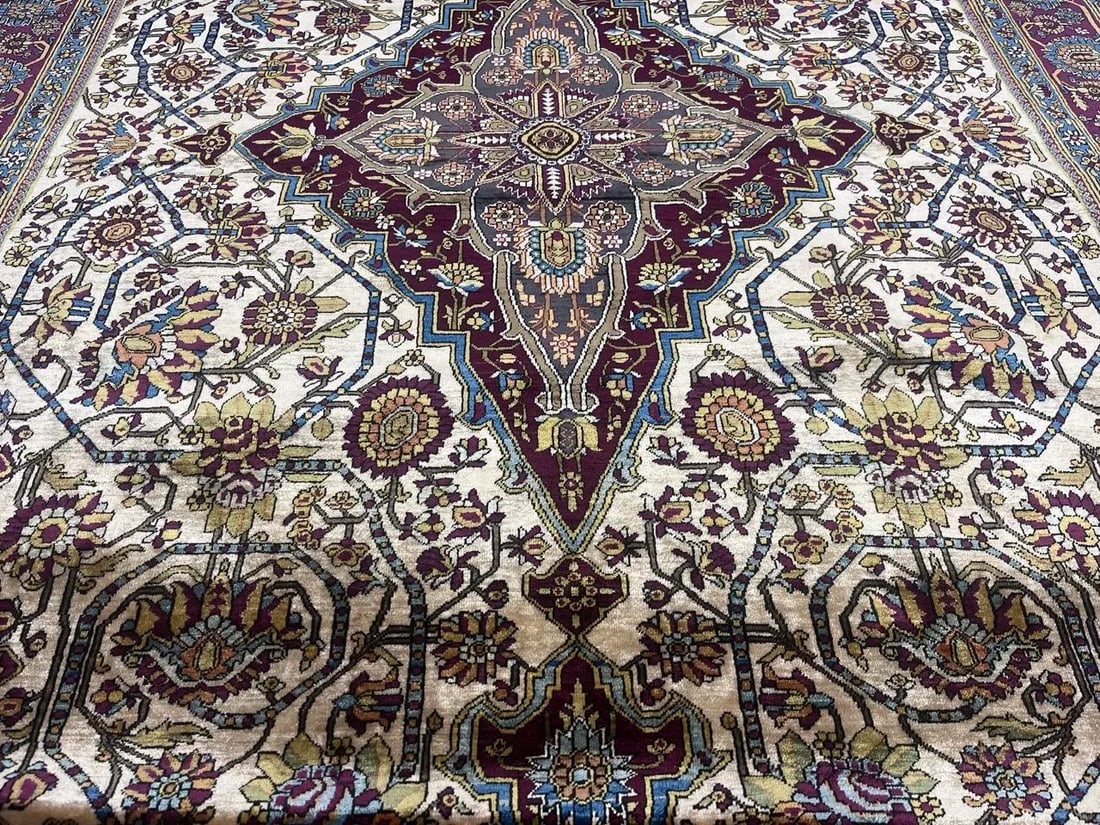 Extremely Fine and Rare Antique Persian Silk on Silk Farahan Rug - 3