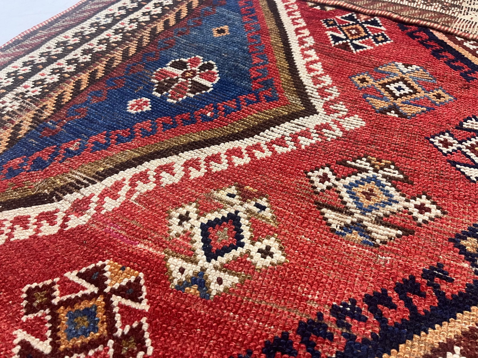 Fine Antique Persian Qashqai Rug 4'3" X 7'3" - 8