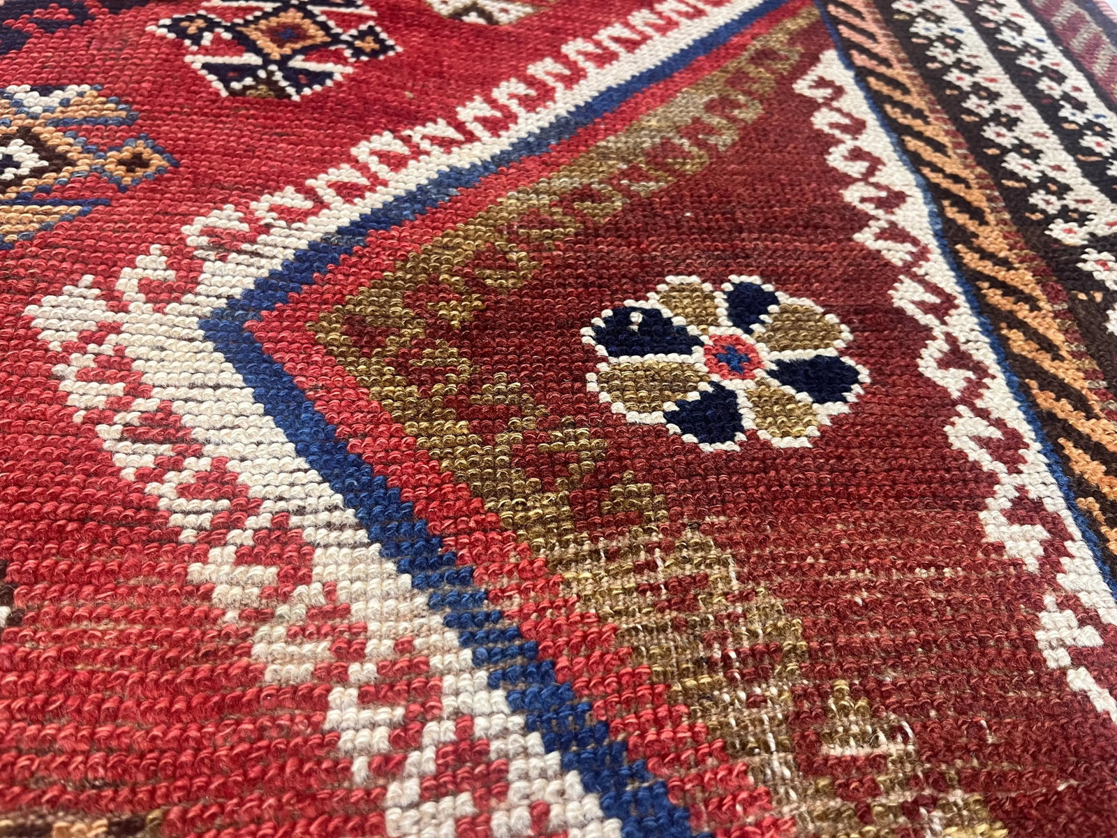 Fine Antique Persian Qashqai Rug 4'3" X 7'3" - 9