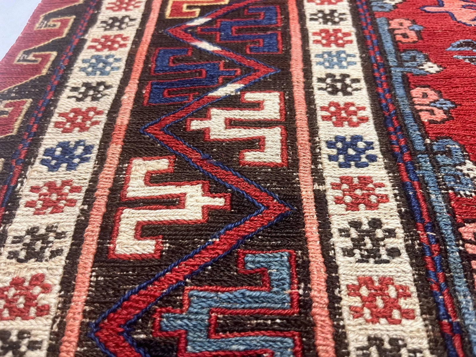 Fine Antique Sumak Rug 7'8" X 9'1" - 5