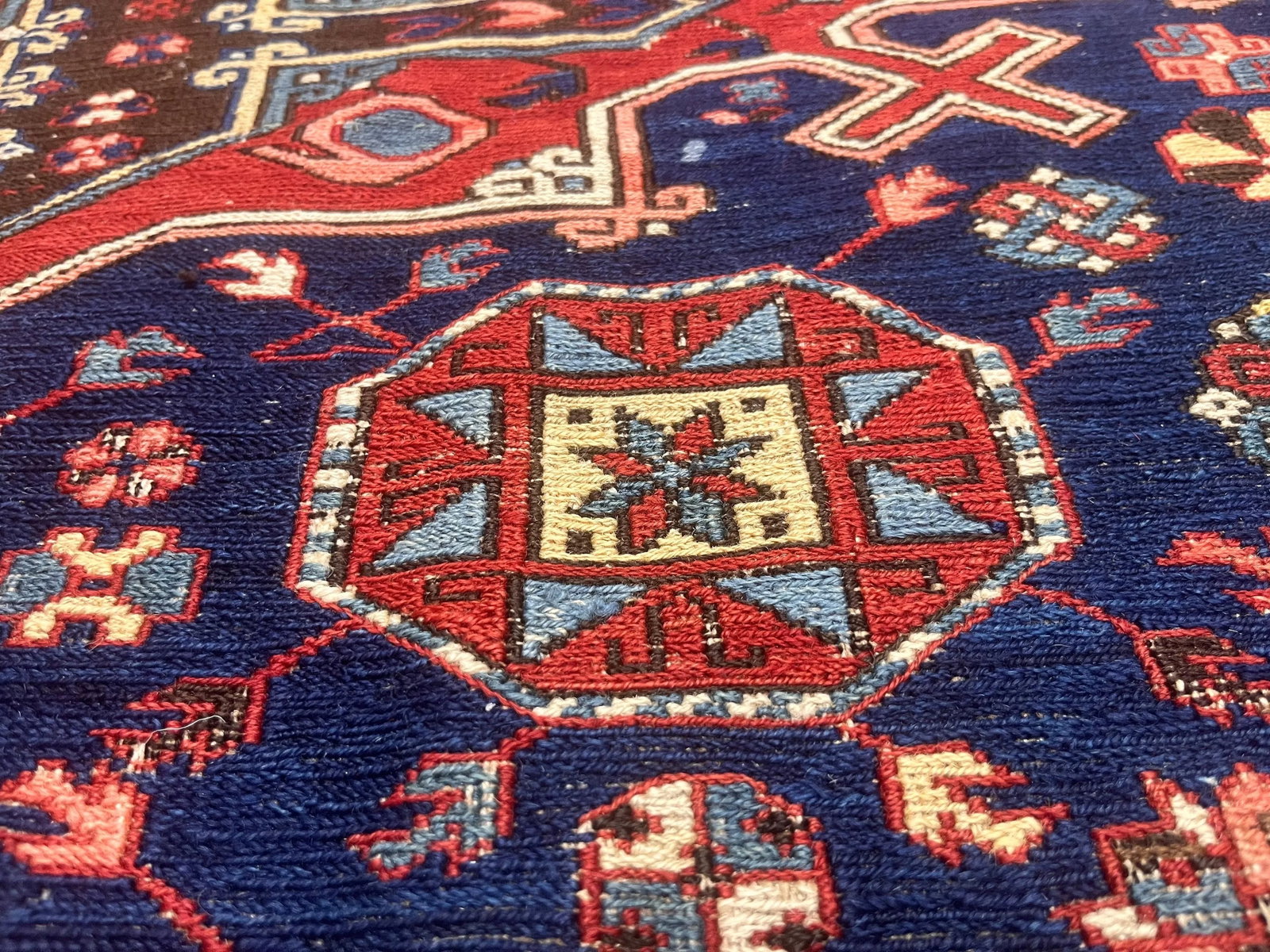 Fine Antique Sumak Rug 7'8" X 9'1" - 6