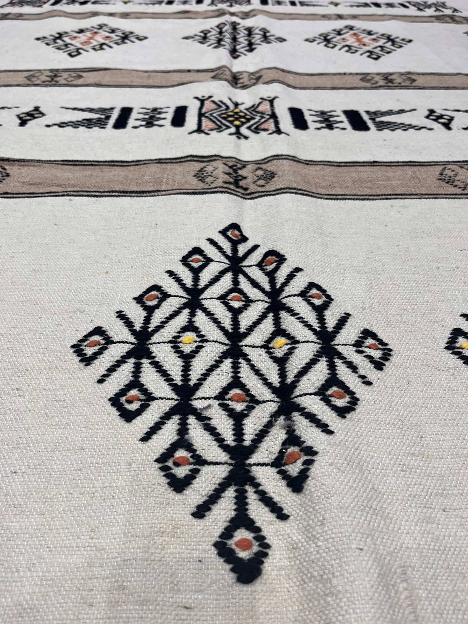 Vintage Moroccan Rug 5'10" X 8'5" - 3
