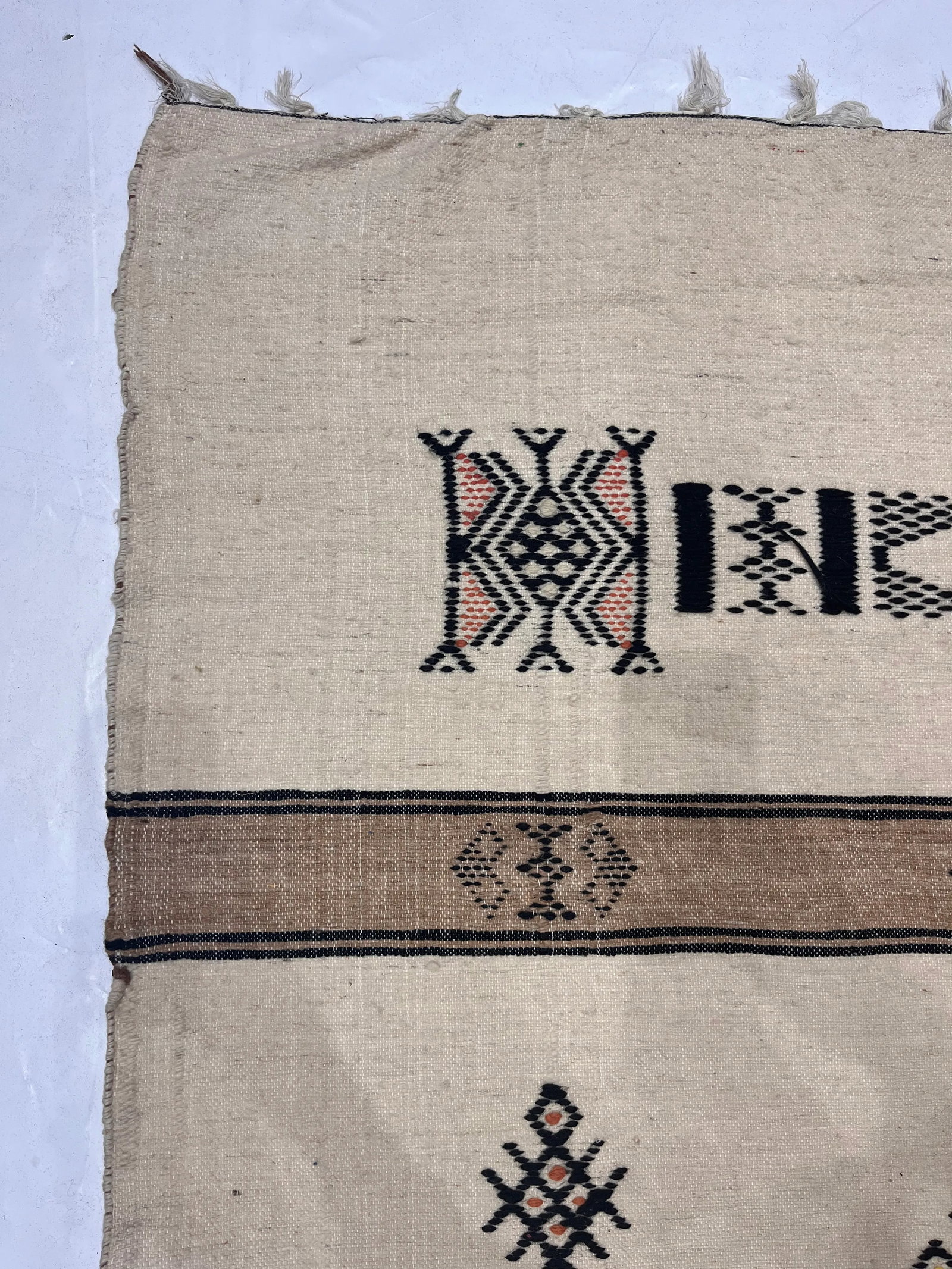 Vintage Moroccan Rug 5'10" X 8'5" - 4