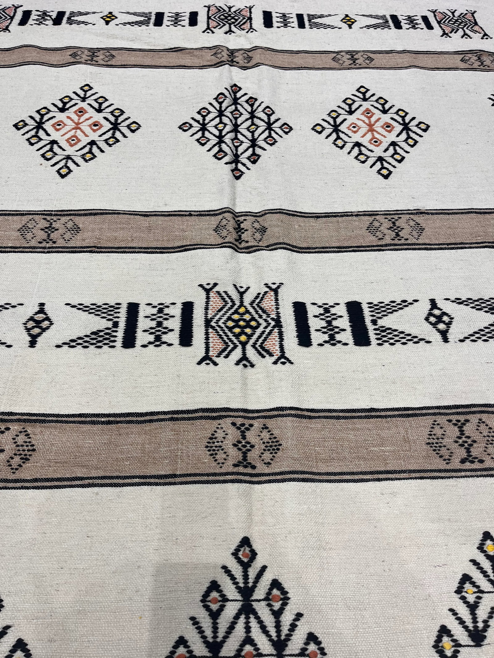 Vintage Moroccan Rug 5'10" X 8'5" - 5