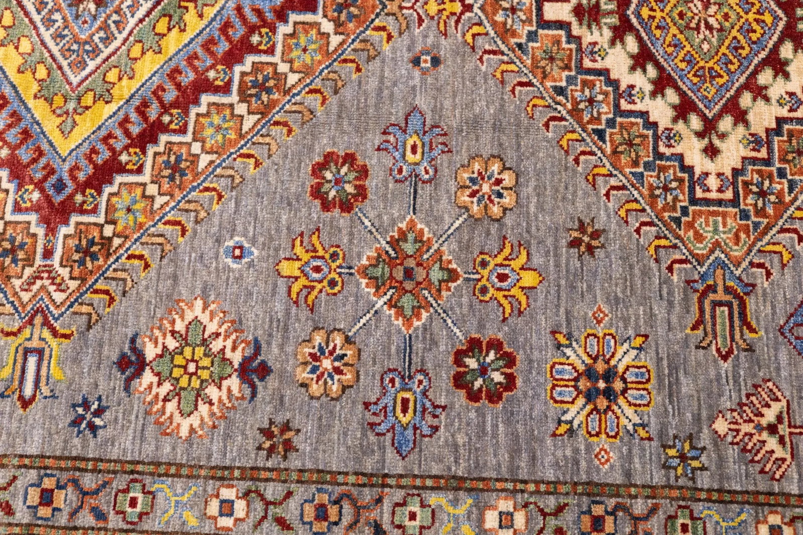 Fine Contemporary Pak Kazak Rug 6'0" X 9'0" - 7