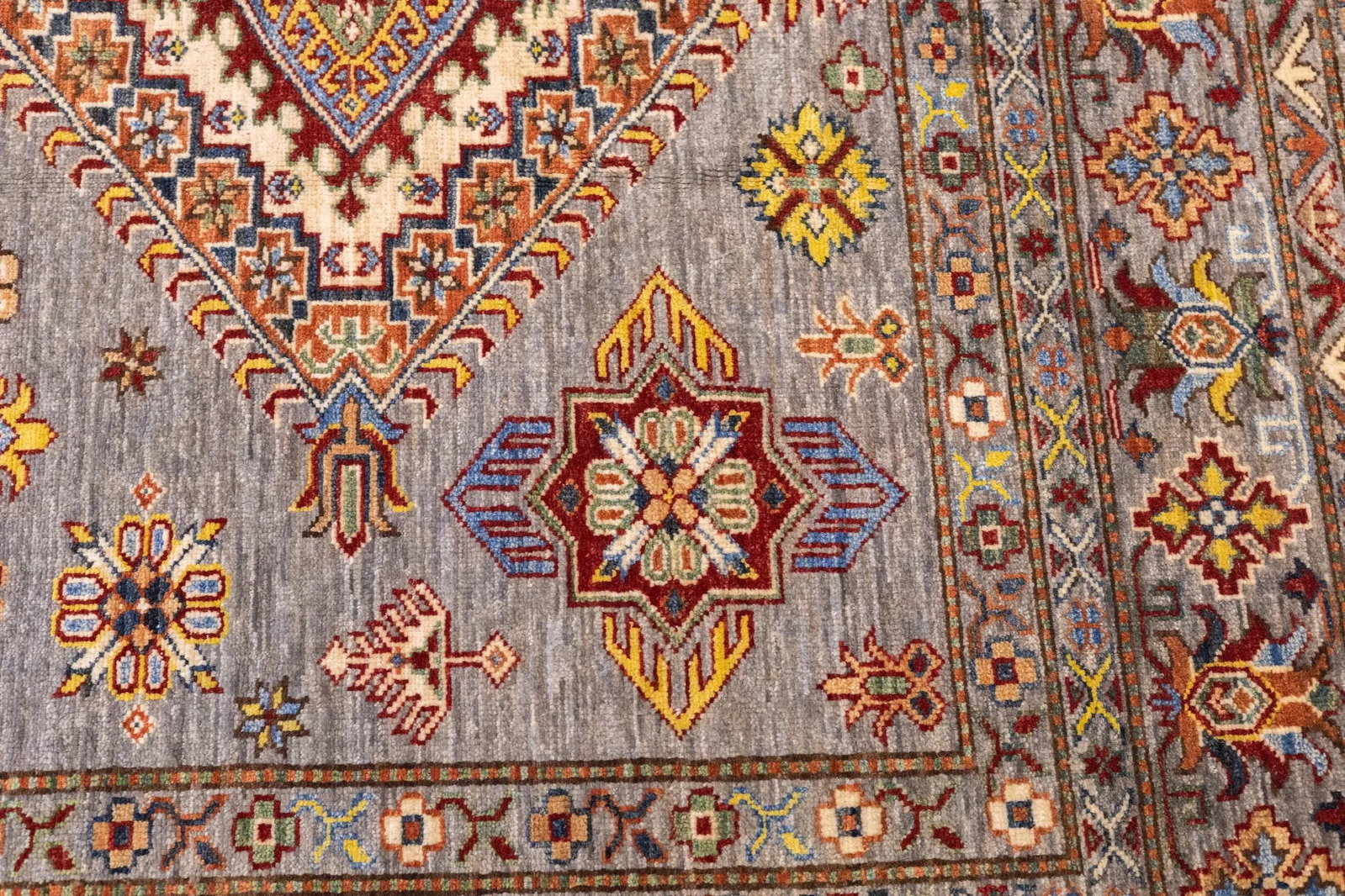 Fine Contemporary Pak Kazak Rug 6'0" X 9'0" - 8