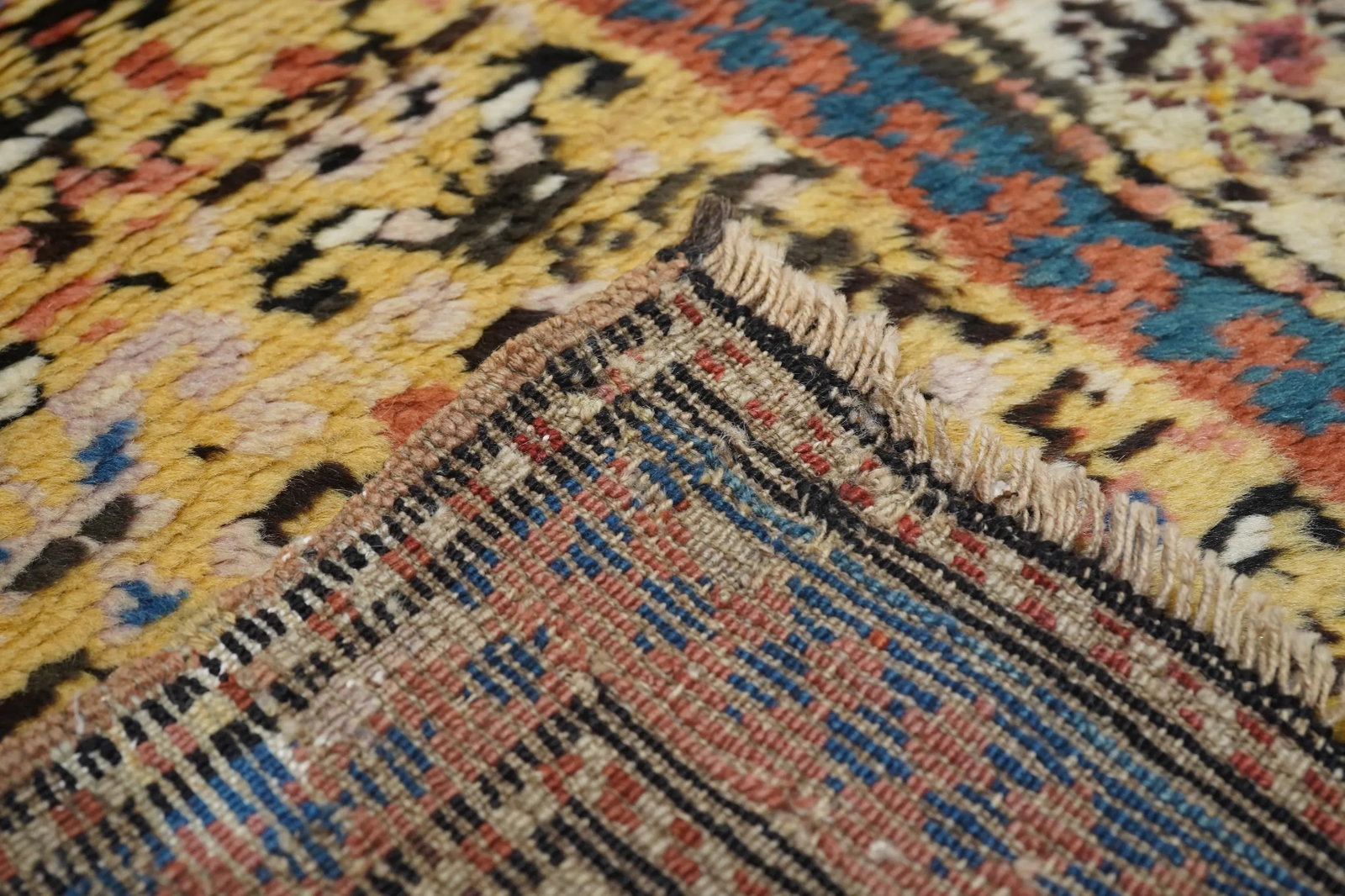 Antique Ivory Caucasian Area Rug - 11